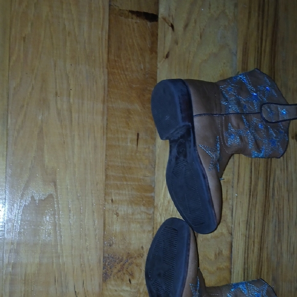 Wonder Nation Brown Boots with Blue Star Embroidery - Picture 6 of 10